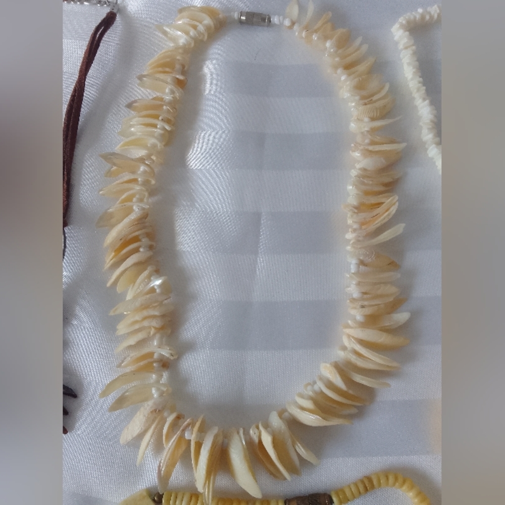 lot 4 of vintage necklaces